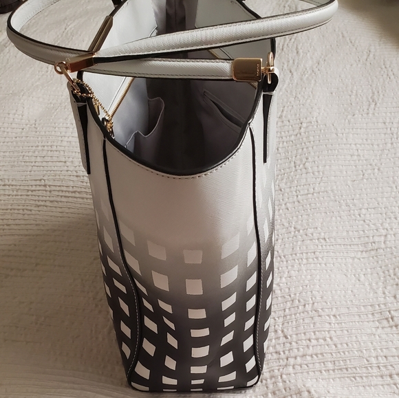 Coach Black & White Square Ombre Tote - Picture 4 of 8